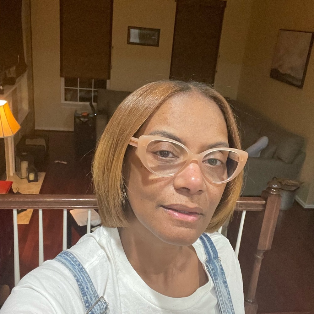 Meet your Posher, Clarissa